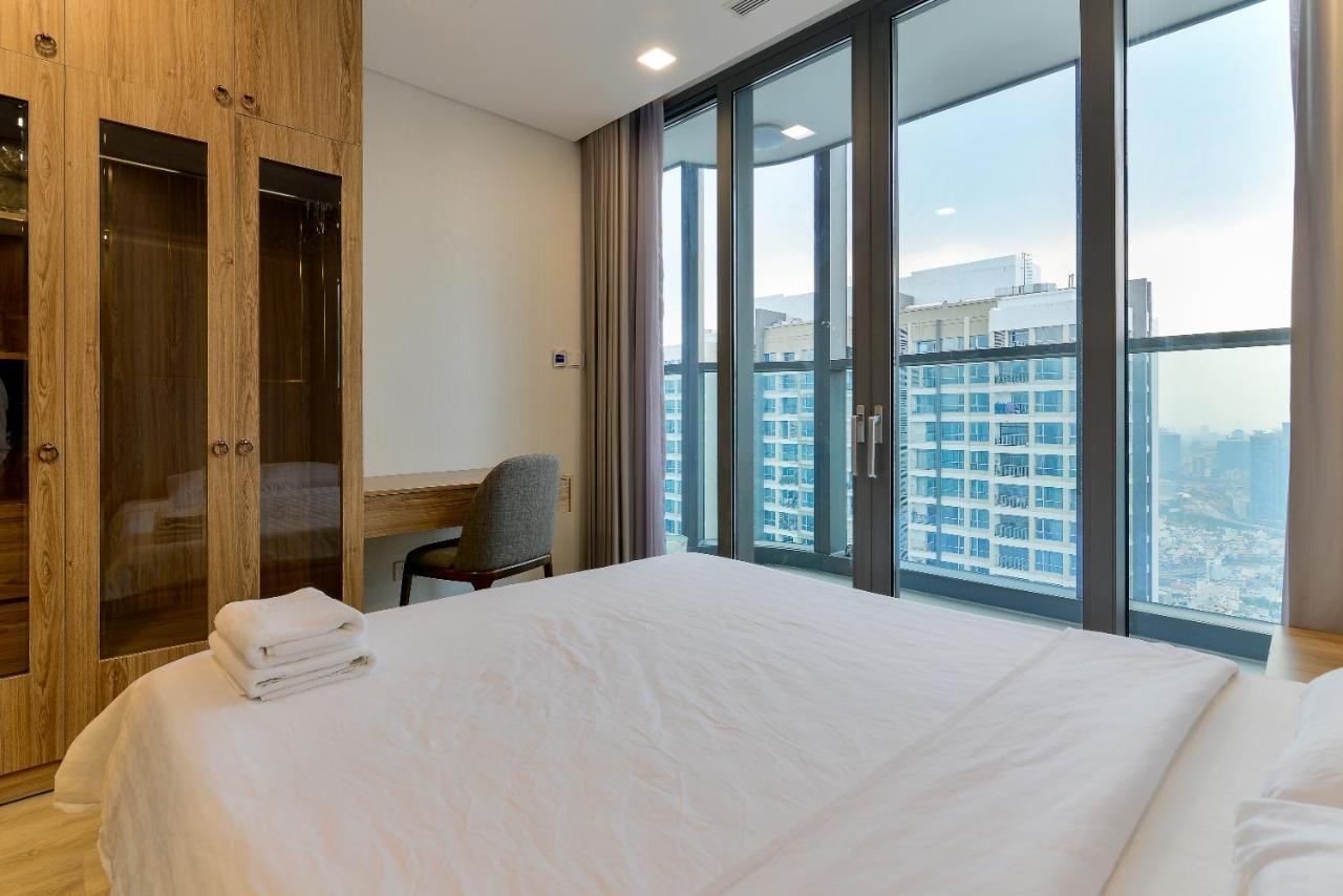 Landmark 81 Vinhomes Central Park Luxury Apartment Хошимин Экстерьер фото
